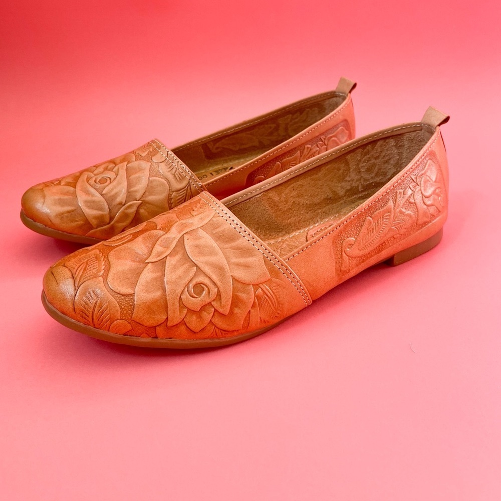Mexican Embossed Leather Tan Flats/Shoe US Size 8